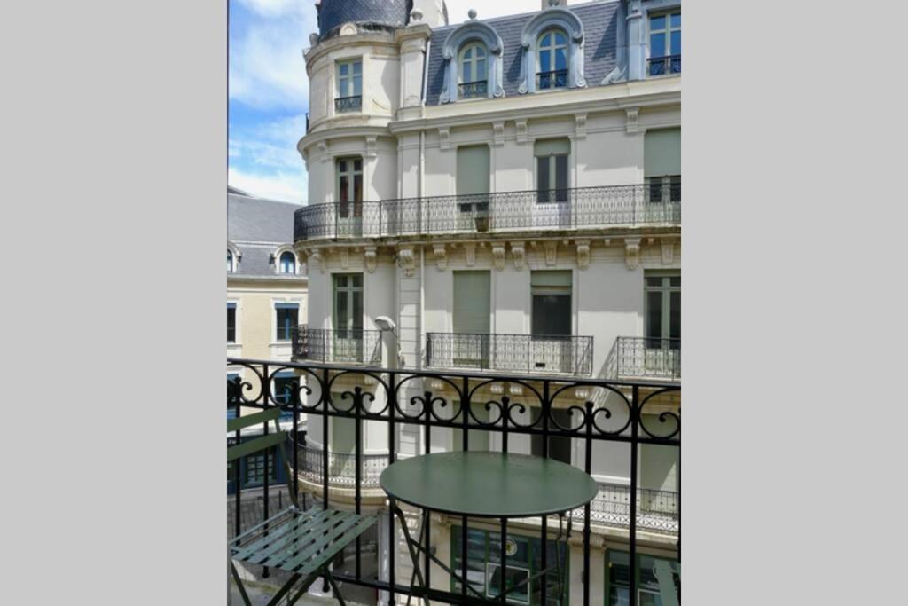 Magnolia : Superbe Deux-Pieces Quartier Du Chateau Pau Buitenkant foto